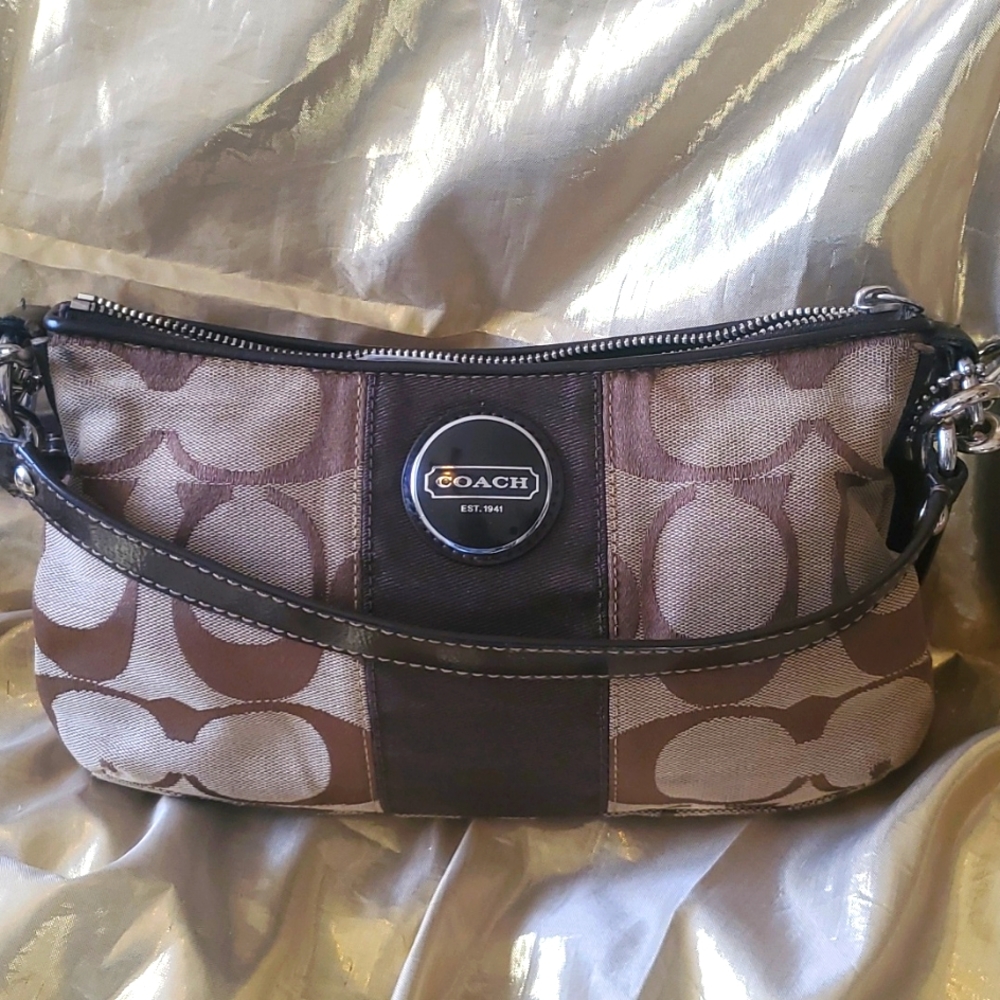 COACH LADIES HANDBAG OR SHOULDER BAG